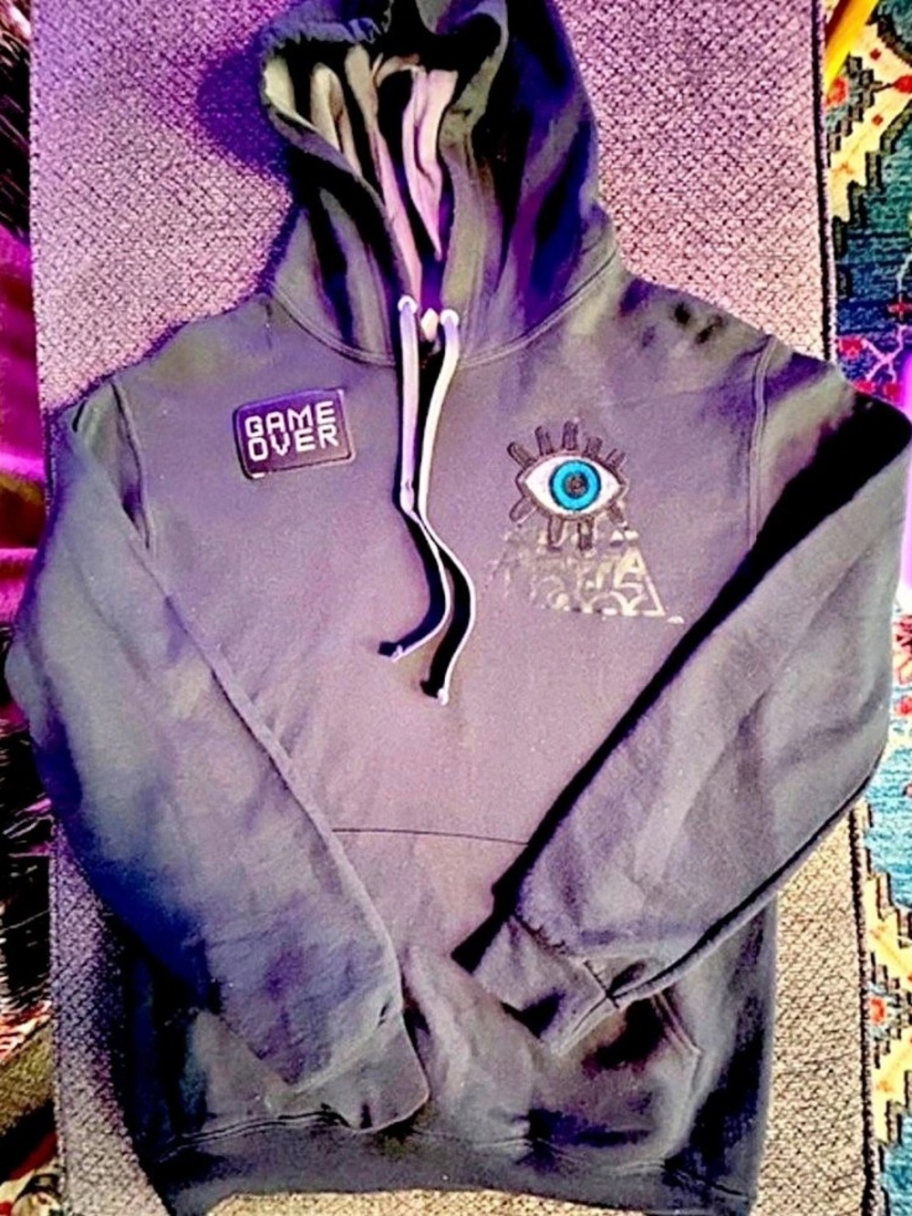 Graphic Pullover Hoodie in Black